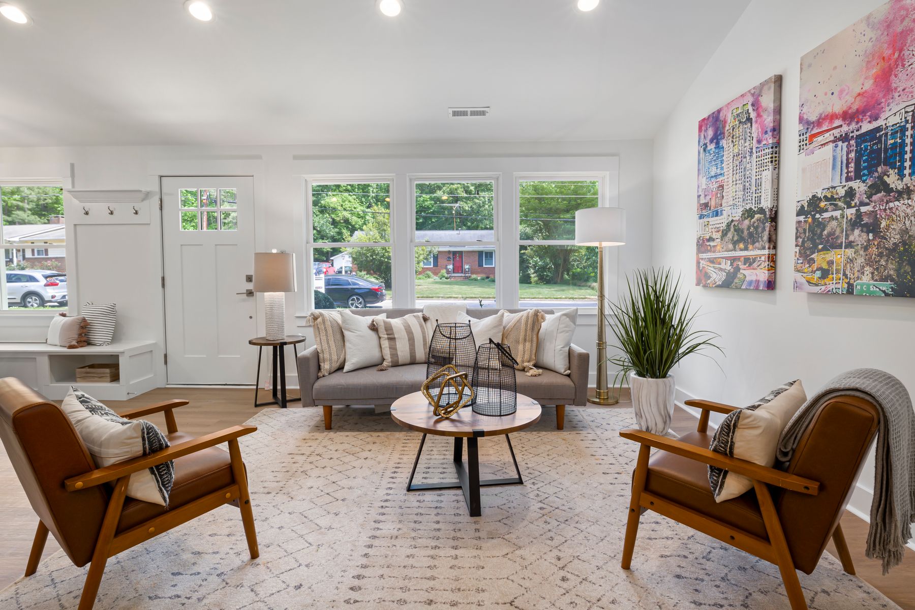 Bright, comfortable living room with tidy furnishings